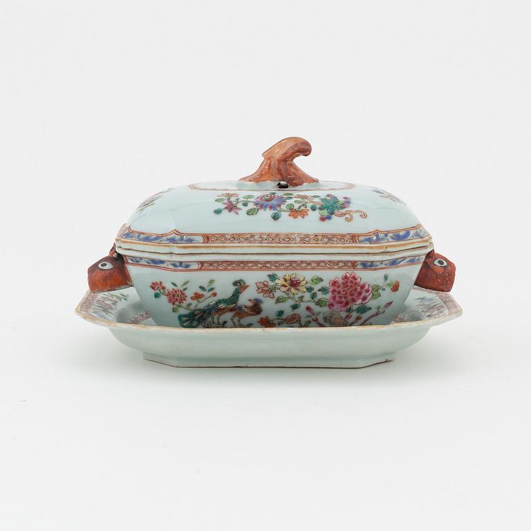 Smörterrin med lock och fat, kompaniporslin. Qing dynasty, Qianlong (1736-95).