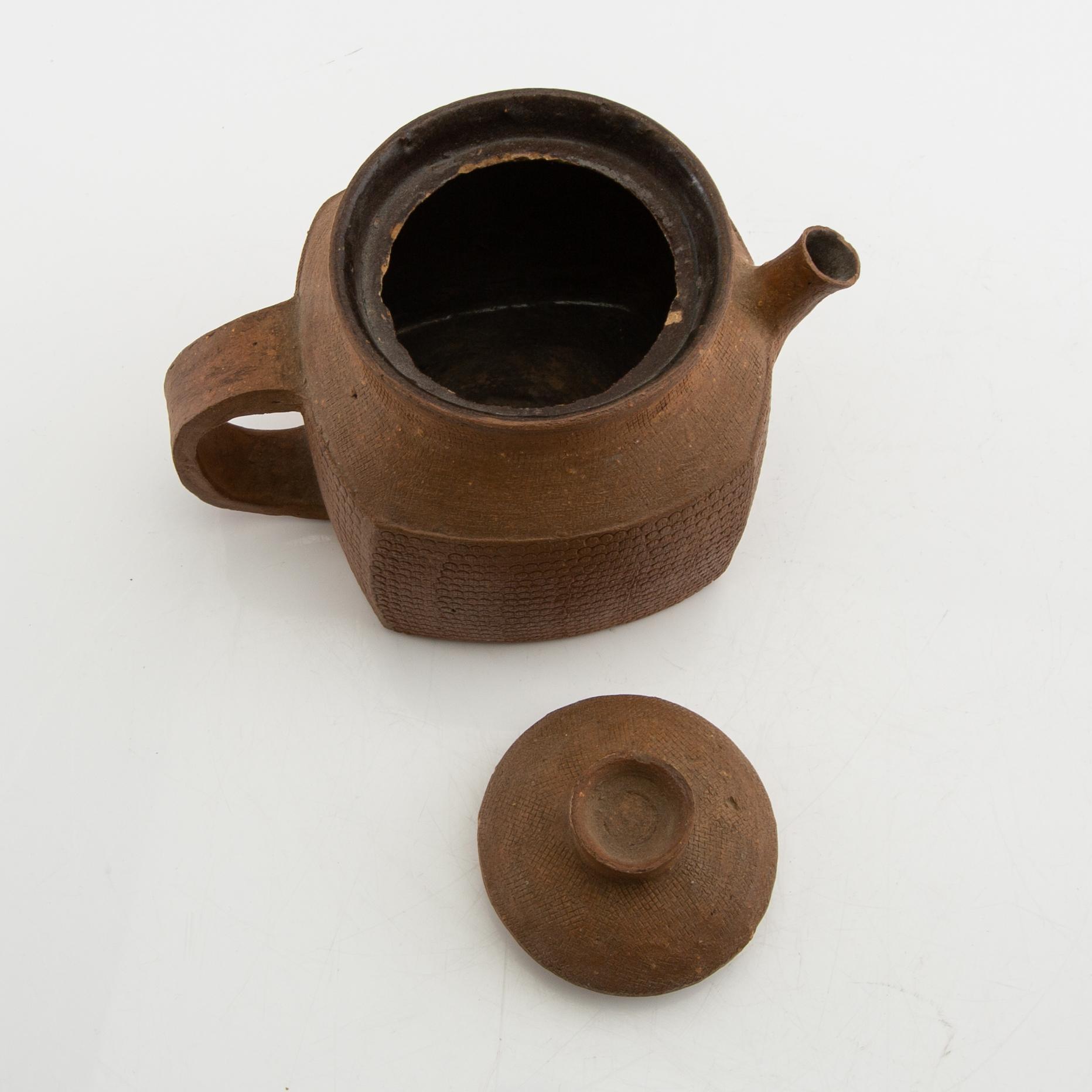 Signe Persson-Melin, teapot, stoneware.