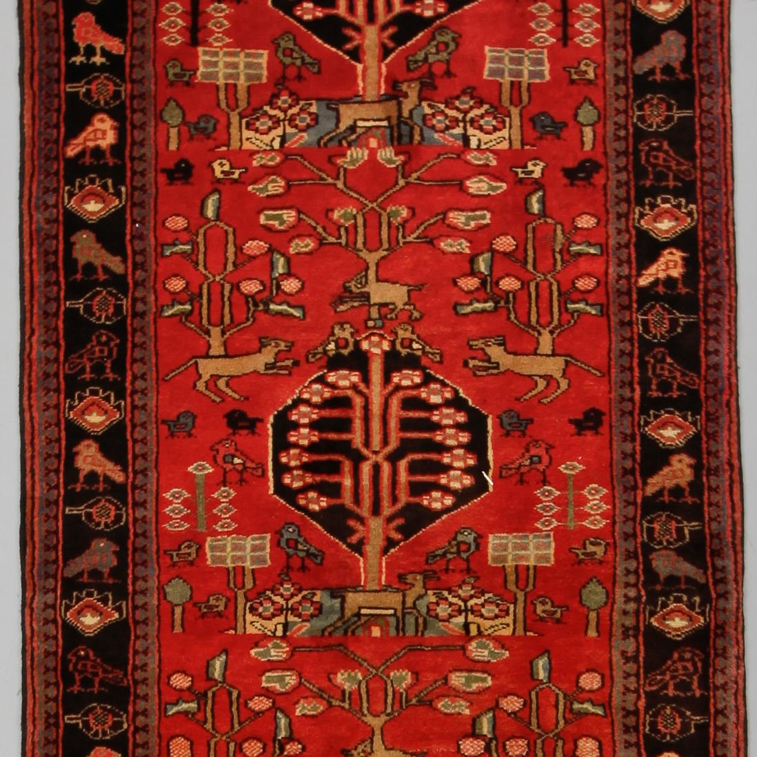 MATTA, Hamadan, ca 295 x 104 cm.