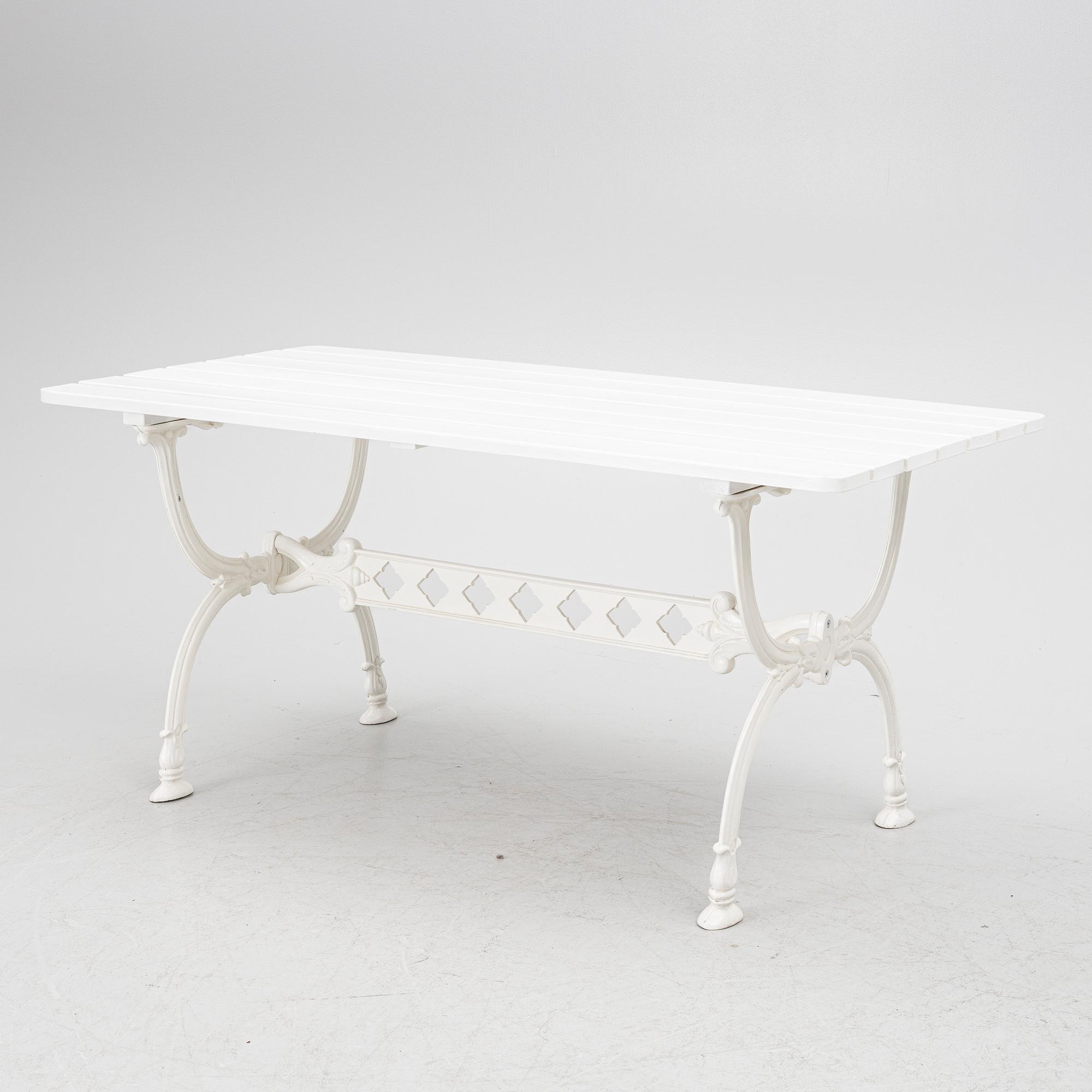 Trädgårdsgrupp, 4 delar, Byarum, 1900-talets andra hälft.