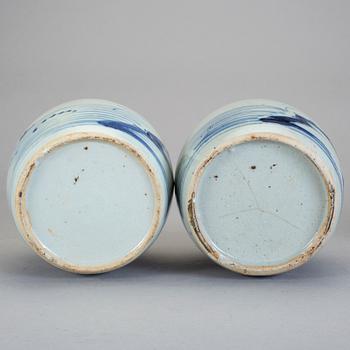 URNOR, 2 st, porslin, Kina, 1800-tal.