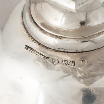 Petter Wigren, strösockerskålar med lock, ett par, silver, Malmö 1851.