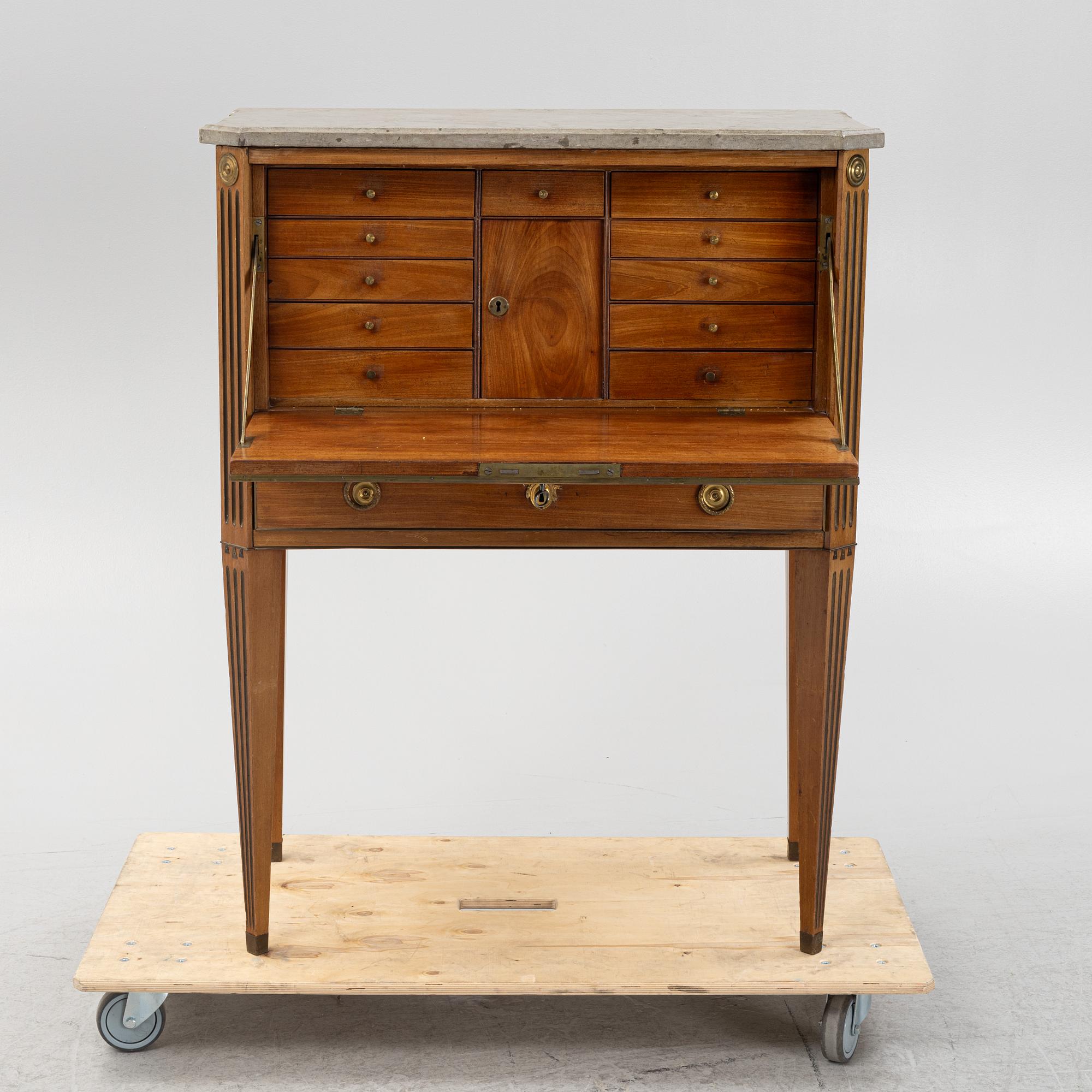 Sekretär, gustaviansk, omkring år 1800.