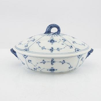 Servis ca 57 dlr "Musselmalet" Royal Copenhagen och Bing & Grondahl Danmark porslin.