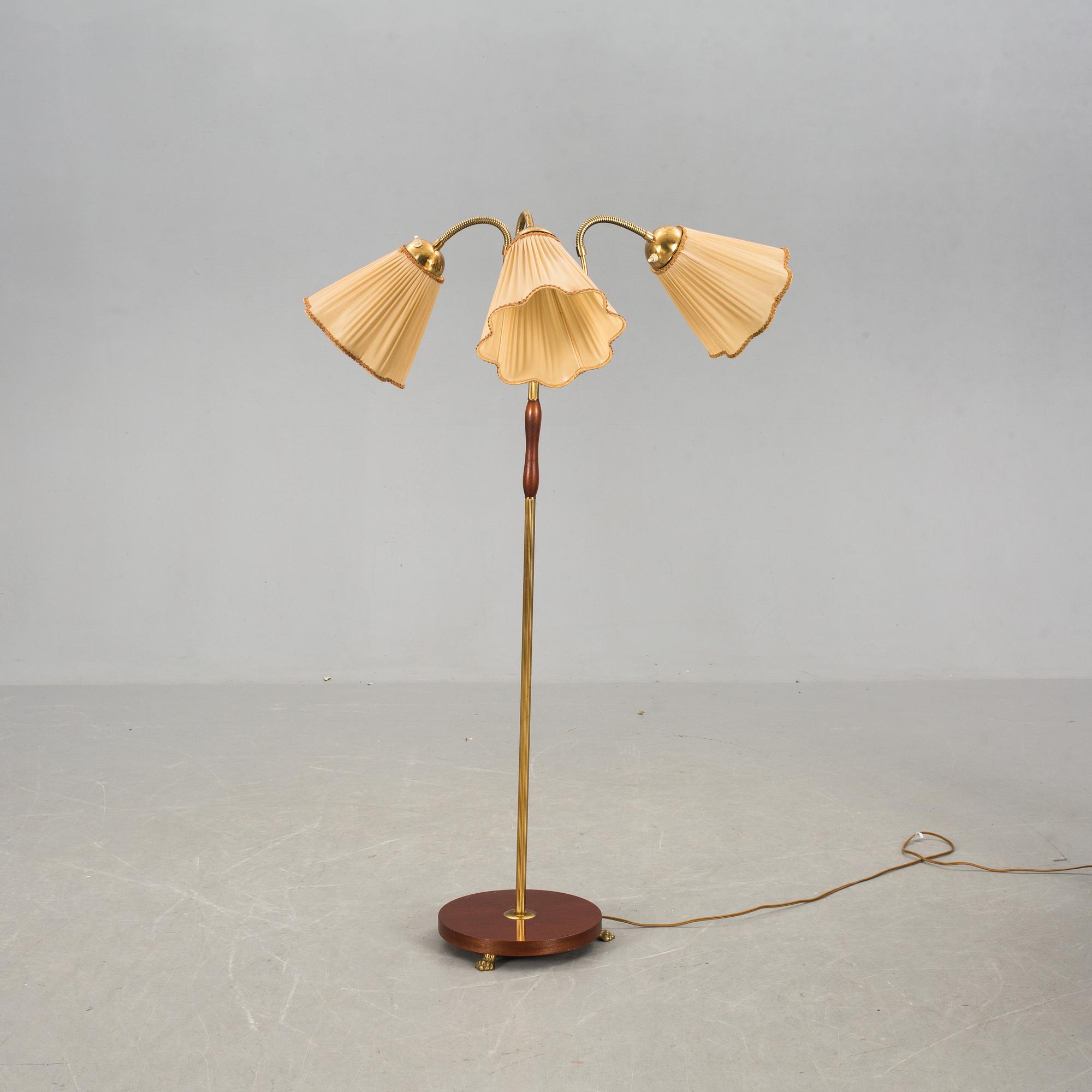 GOLVLAMPA, 1900-talets mitt.