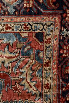 A carpet, semi-antique Heriz, ca 376-373,5 x 267 cm.