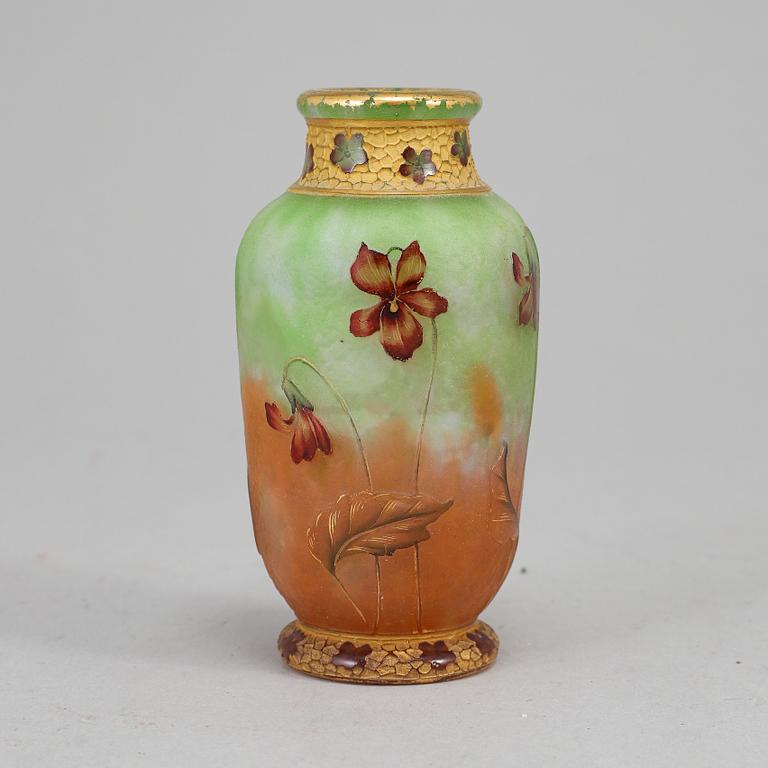 DAUM, an Art Nouveau cameo glass vase, Nancy early 1900's.