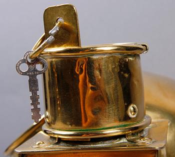 KOMPASSHUS MED KOMPASS, mässing, märkt GW Lyth, Stockholm 1800-tal.