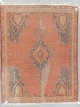 MATTA, orientalisk. Möjligen semiantik. Ca 216x167 cm.