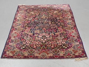 Matto, semi-antique Kerman, ca 218 x 140,5 cm.