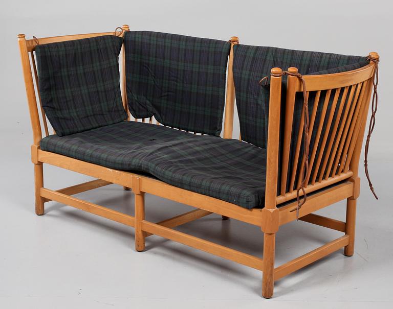 SOFFA SAMT FÅTÖLJ "Tremme", Børge Mogensen, dessa exemplar tillverkade av Fritz Hansen, 1960/1970-tal.