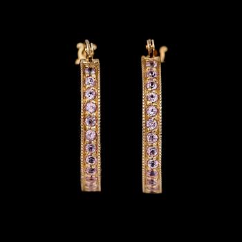 ÖRHÄNGEN, 1 par, 10K gult guld, rosa safirer.
