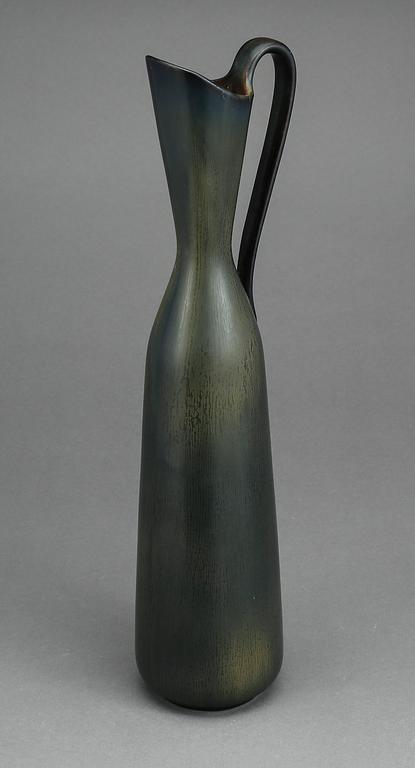 GUNNAR NYLUND, kanna, lergods, signerad undertill, Rörstrand. "AUE".