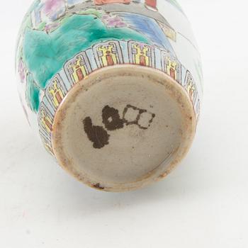 Vaser/Urnor 7 st Kina 18-1900-tal porslin.