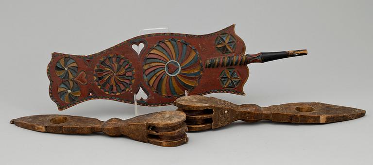 ROCKHUVUD SAMT ett par VÄVLUNOR, allmoge, Sverige, bla dat 1747.