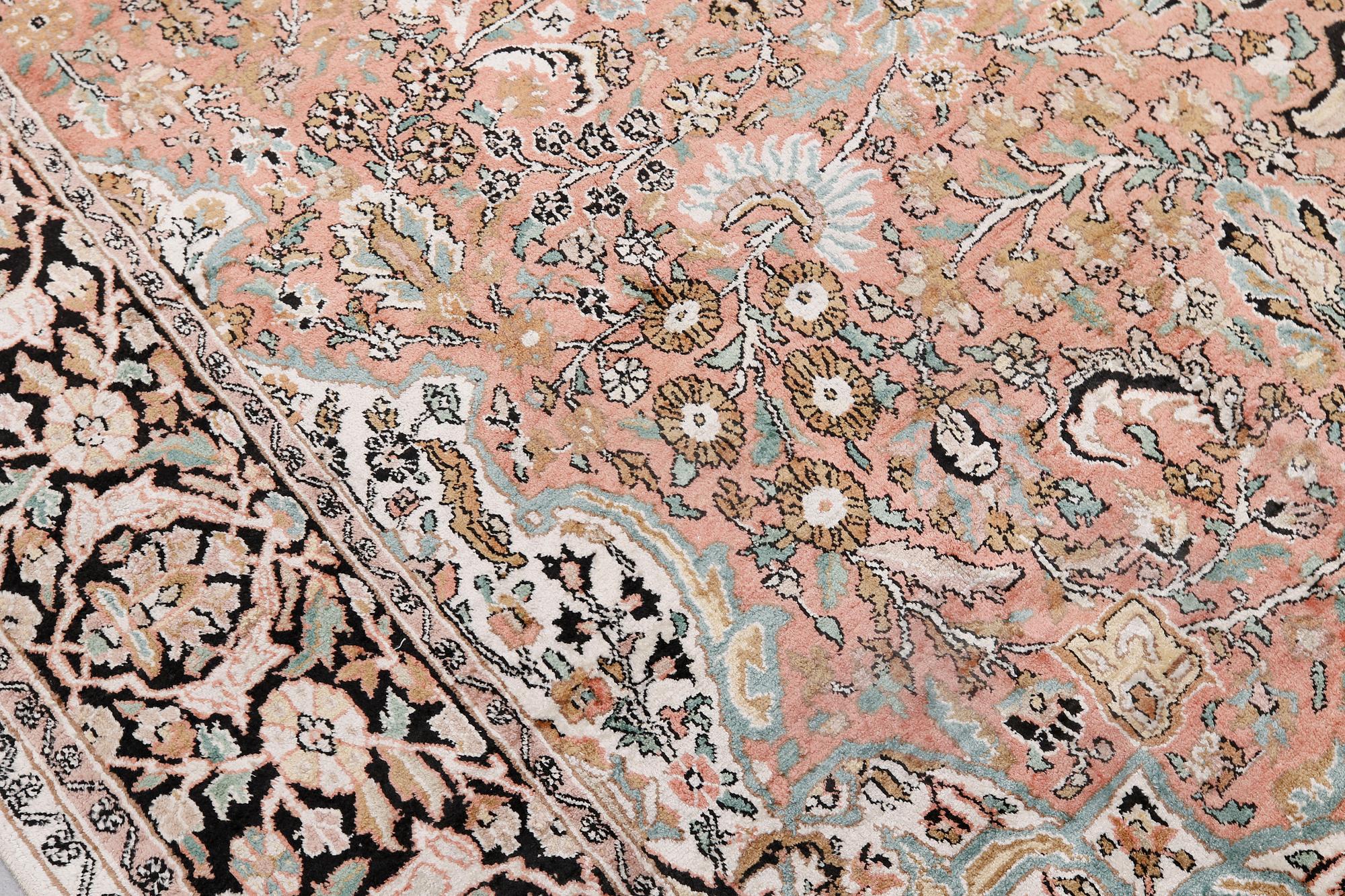 Matta, Silke Kashmir, ca 332 x 241 cm.