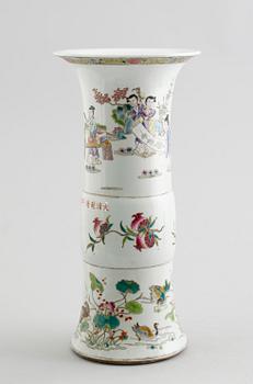 VAS, porslin, Kina, sannolikt 1900-tal.