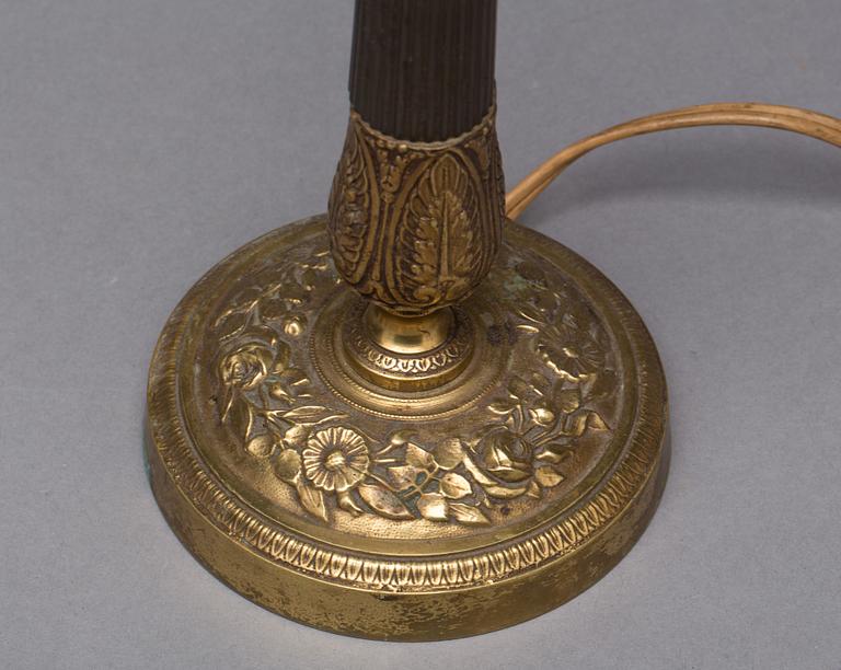BORDSLAMPA, empirestil, 1900-talets första hälft.