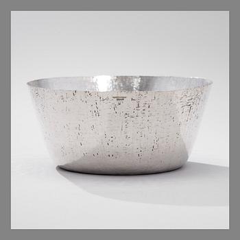 TAPIO WIRKKALA, BOWL. Signed TW. Silver 916. Kultakeskus, Hämeenlinna 1961.