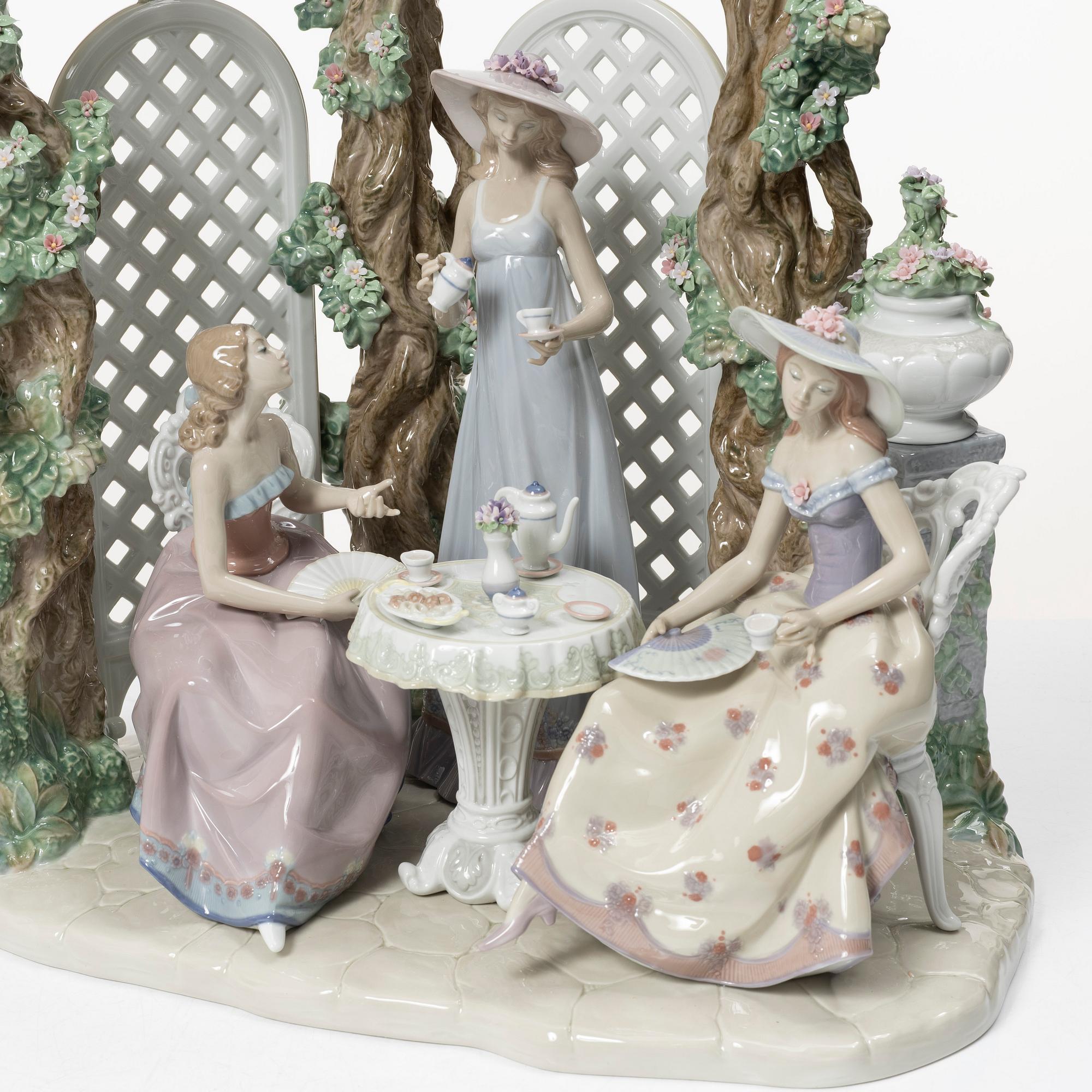 Lladró, figurin, "Tea in the garden", Spanien.