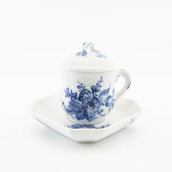Cremekoppar med fat 12 st. "Blå Blomst" Royal Copenhagen Danmark porslin.