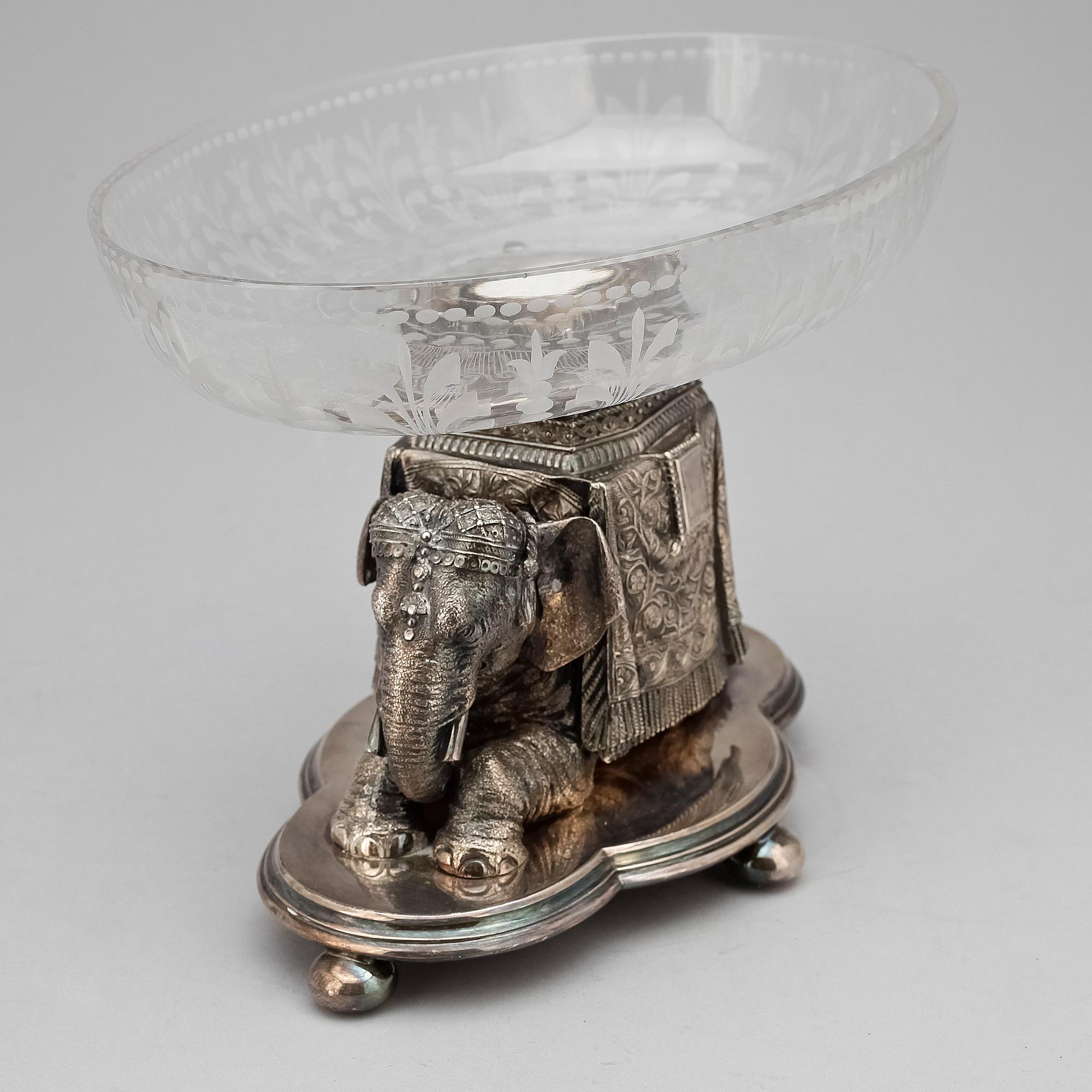 SKÅL, nysilver och glas, trol England, 1800-talets slut.