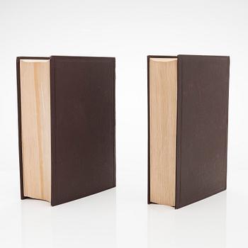 Two volumes of Oskar Wasastjerna's  "Ättar-taflor", Porvoo 1879-1880.