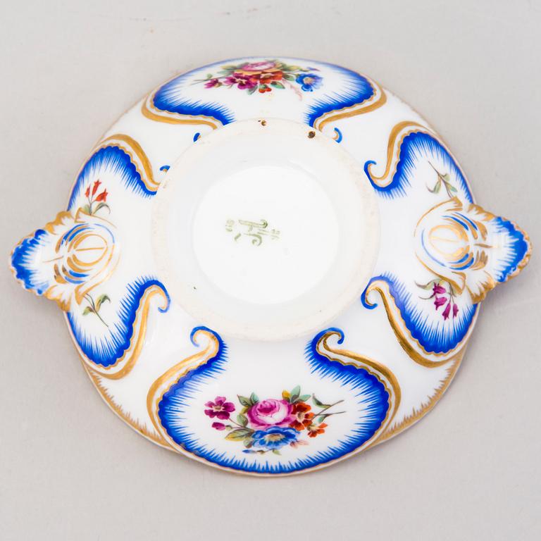 A SMALL BOWL, Imperial porcelain factory, S:t Petersburg, Nikolai II -98 (1898).