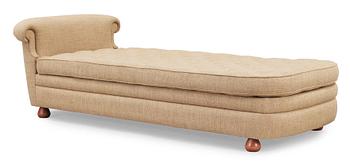716. JOSEF FRANK, couch, Firma Svenskt Tenn, modell 775.