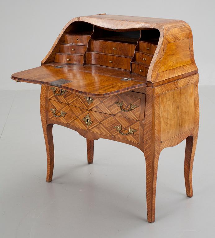 A Swedish Rococo 18th cent secretaire.