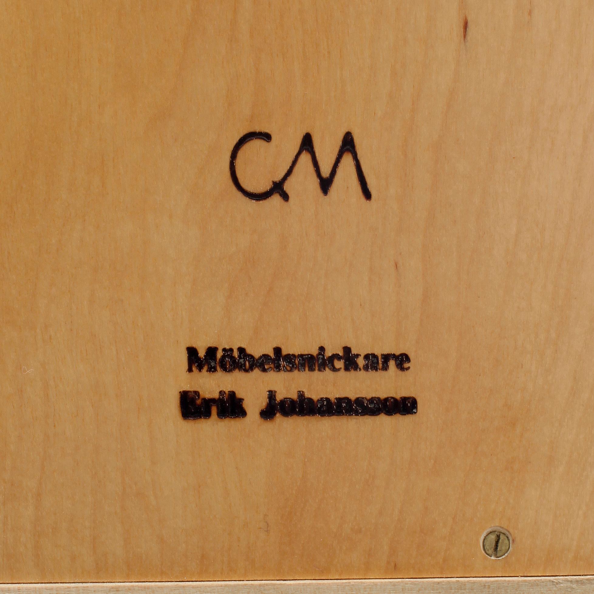 SKÅP, specialbeställt "Undantaget", Carl Malmsten, möbelsnickare Erik Johansson, 2001.