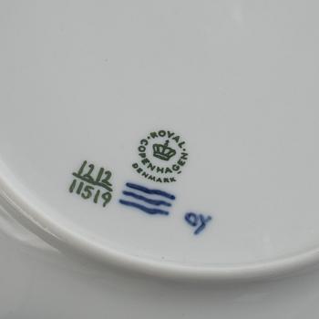 Arnold Krog, dinner service, 67 pieces, porcelain, "Blå vifte", Royal Copenhagen, Denmark.