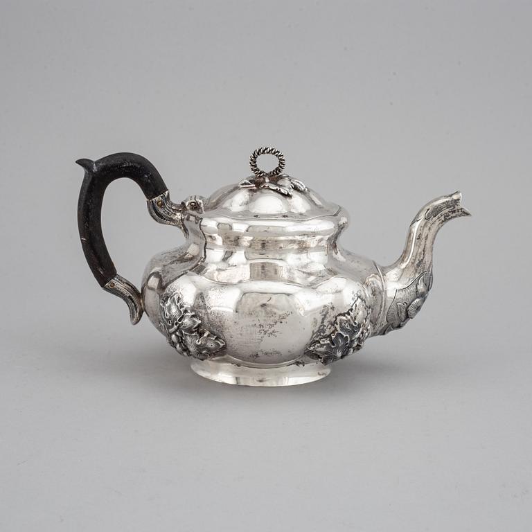 A Russian 19th century parcel-gilt silver tea-pot, mark of Carl Siewers, St. Petersburg 1860.