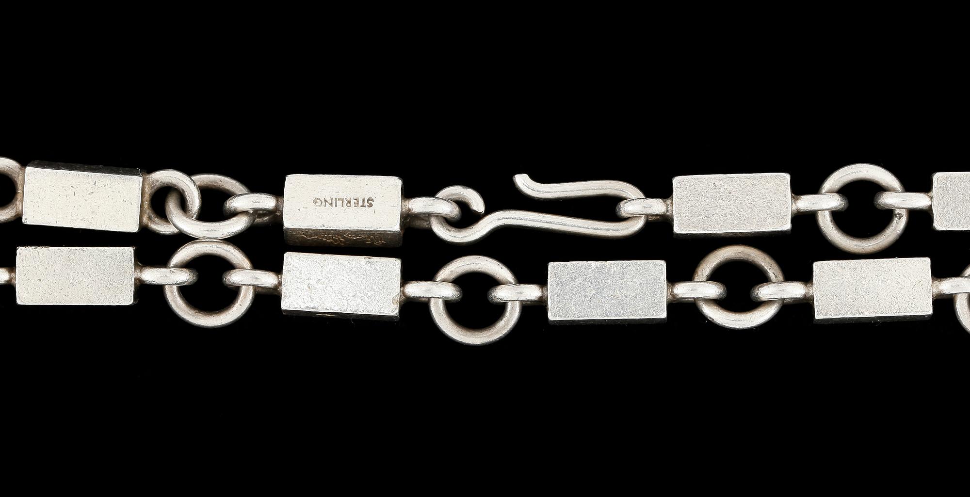 ARMBAND, sterling silver, Wiwen Nilsson, Lund 1946. Vikt ca39gram.