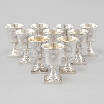 SNAPSGLAS, 10 st, silver, Svedboms Guldsmeds Ab, Vetlanda, omkring 1900-talets mitt. Vikt ca 450 g.