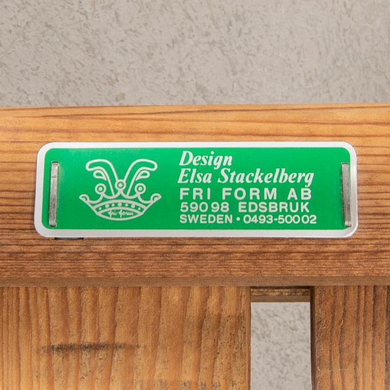 Elsa Stackelberg, 2 fåtöljer + pall / bord, Fri Form, 1900-talets senare del.