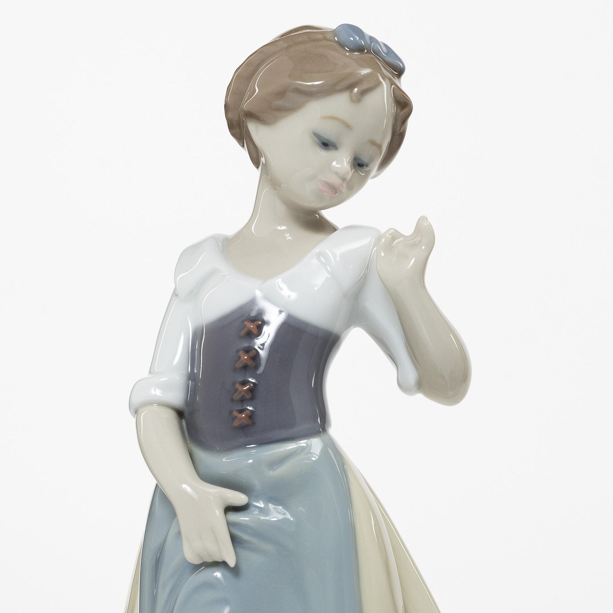 Lladró, figurines, 5 pcs, "Flowers for goddess", "Clumsy me", "Playing with doves", "Blissful youth", "Garden of Athens".