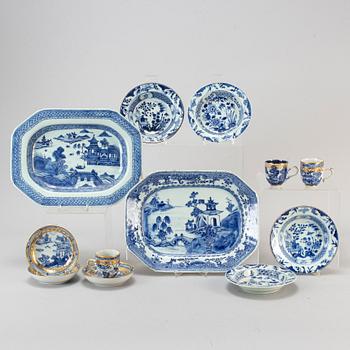 Nine blue and white export porcelain objects, Qing dynasty, 18-19th century.
