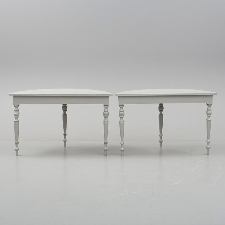 MÅNBORD, tudelat, nyrenässans, 1800-talets andra hälft.