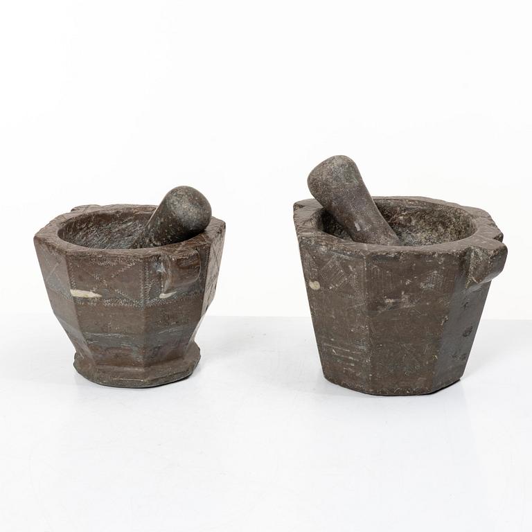 Mortlar, två st, 1800-tal.