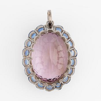 Pendant, silver with large amethyst and kyanites.