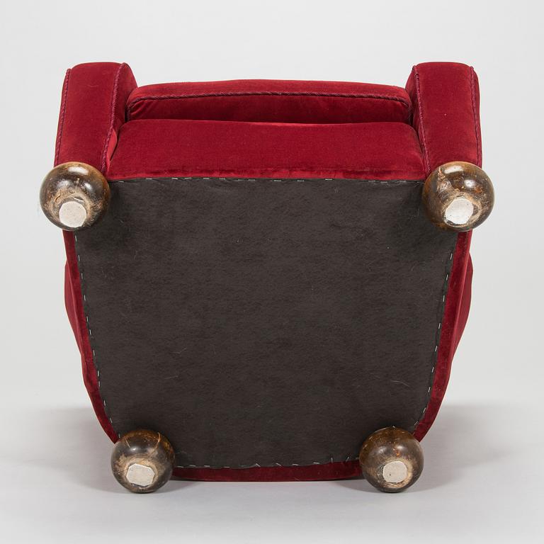 Märta Blomstedt, an 'Aulanko-model' armchair. Designed in 1939.