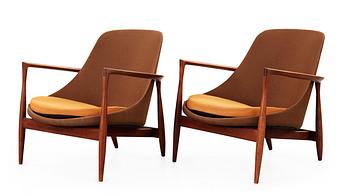 76. A pair of  Ib Kofoed Larsen "Elisabeth" teak easy chairs by Christensen & Larsen, Denmark 1950'-60's.