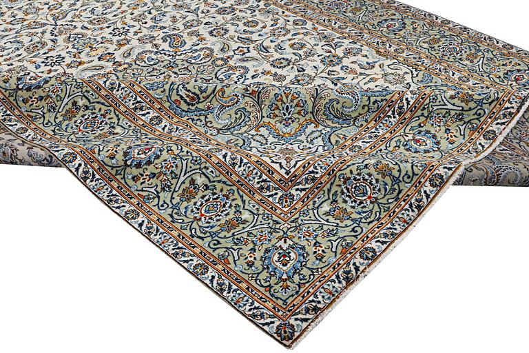 Matta, Keshan, ca. 397 x 300 cm.