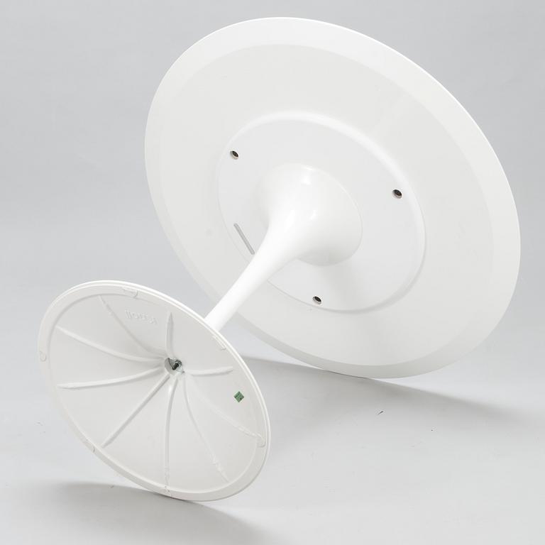 EERO SAARINEN, matbord, "Tulip", Knoll 2020.