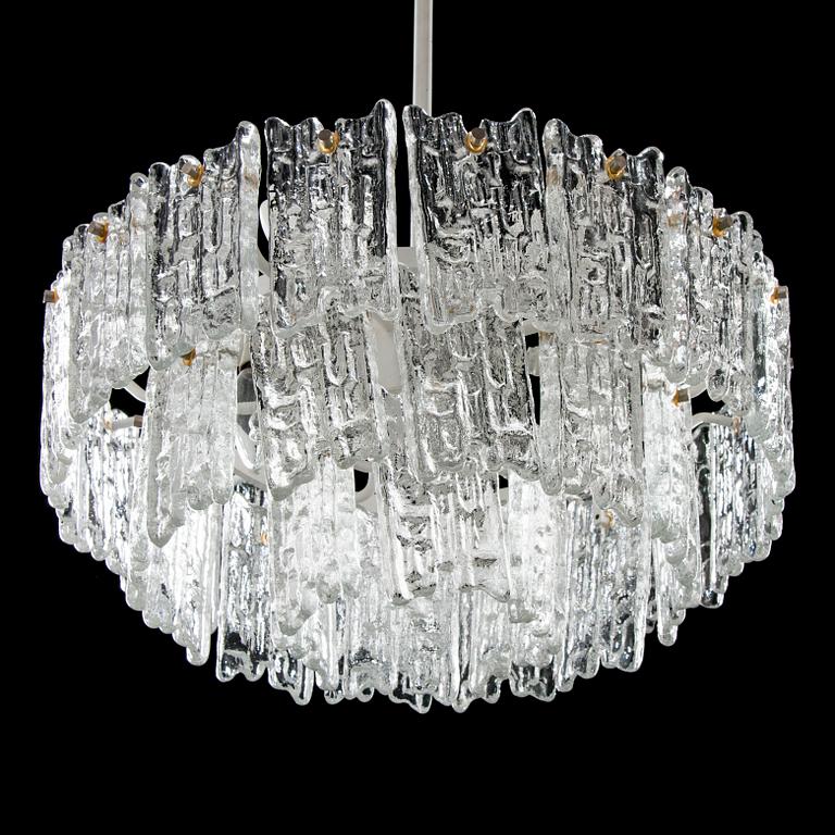 TAKLAMPA, "Ice block chandelier", J.T Design, Kalmar, Österrike. Totalhöjd ca 78 cm.