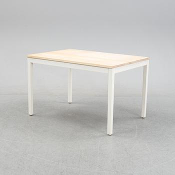 Matbord, 'Multi-O', Nirvan Richter för Norrgavel, 2000-tal.