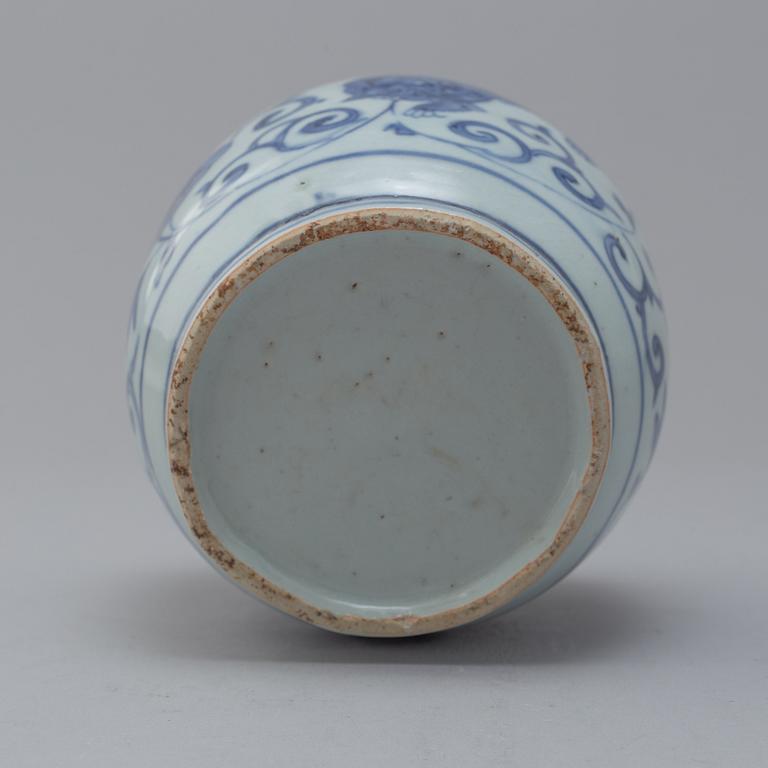 A blue and white jar, Ming dynasty, Wanli (1573-1620).