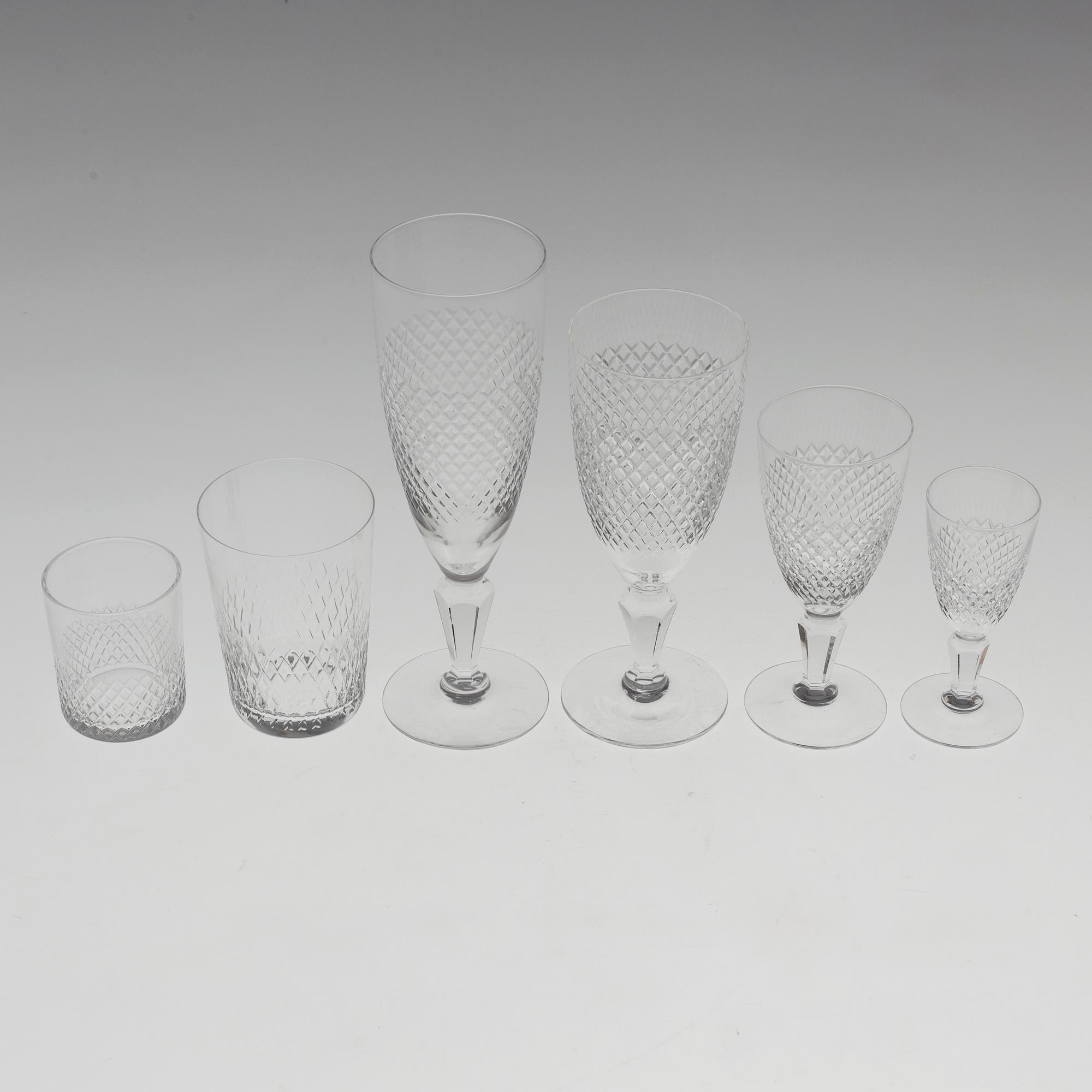 VICKE LINDSTRAND, a set of 88 'Safir' glasses, Kosta.