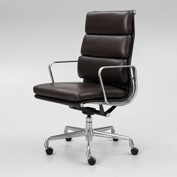 Charles & Ray Eames, kontorsstol, "Soft Pad Chair EA 219, high backrest", Hermen Miller, 2000-tal.